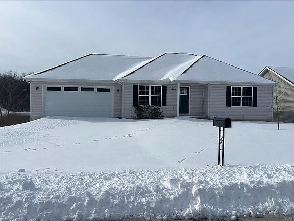 2nd image of 909 Lakeway Dr