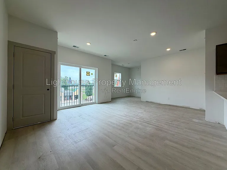 Riverbend Flats Apartments — Photo 69