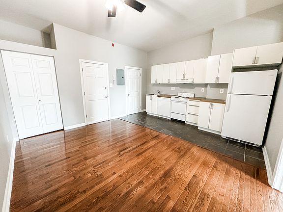 2nd image of 1535 Pine St APT 4F