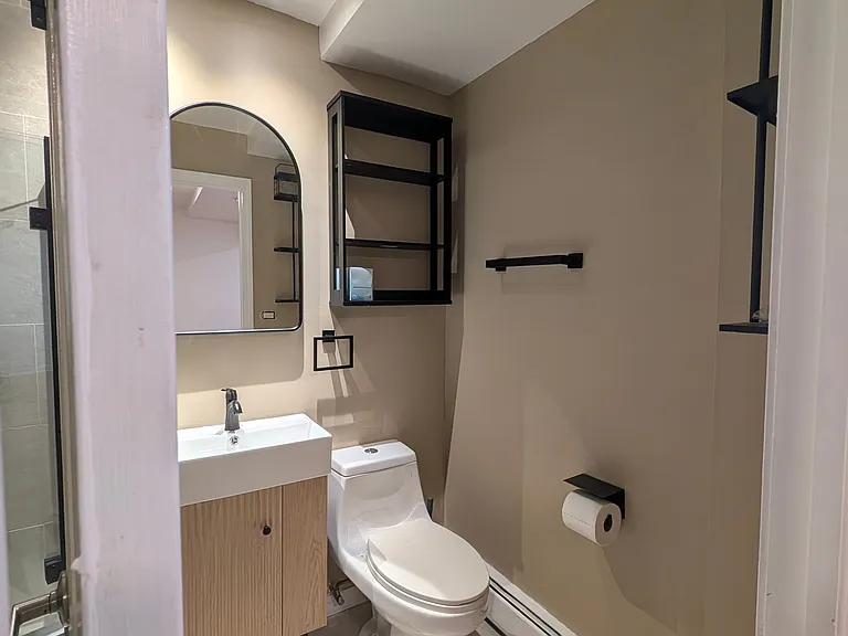 6361 N Paulina St #1B — Photo 5