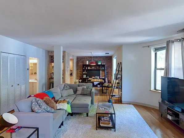 84 Gainsborough St, Boston, MA