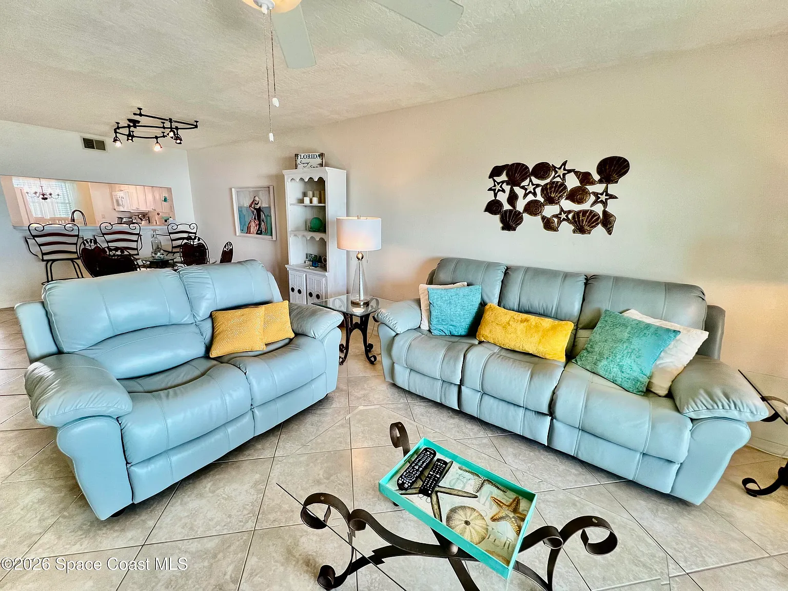 2 bed, 2.0 bath, 1409 sqft, $3,000 — Photo 2