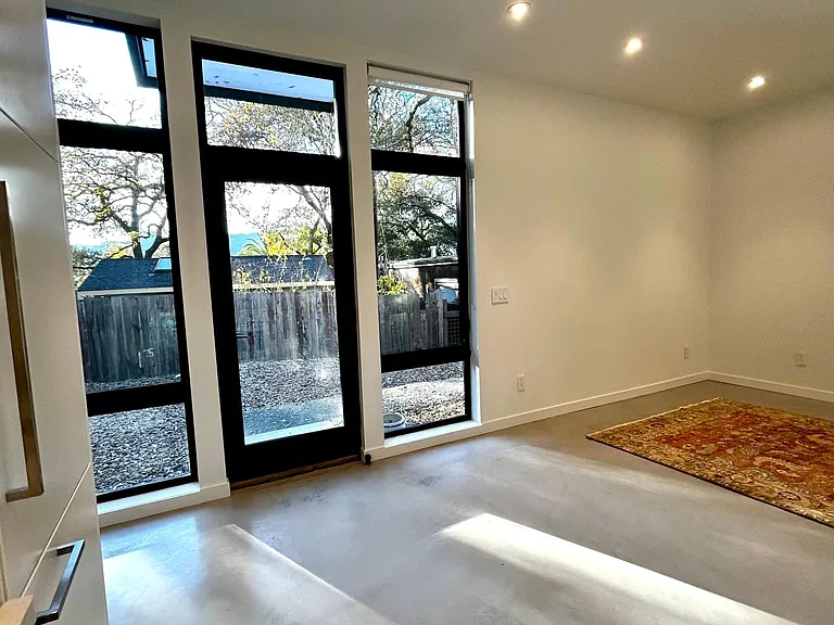 170 Kearney Ave — Photo 4