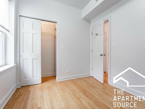 4th image of 1142 W Wellington Ave #3F