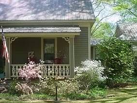 3rd image of 431 Crockett Ave