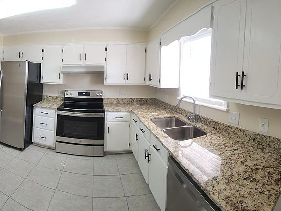 4th image of 3783 Robin Ln