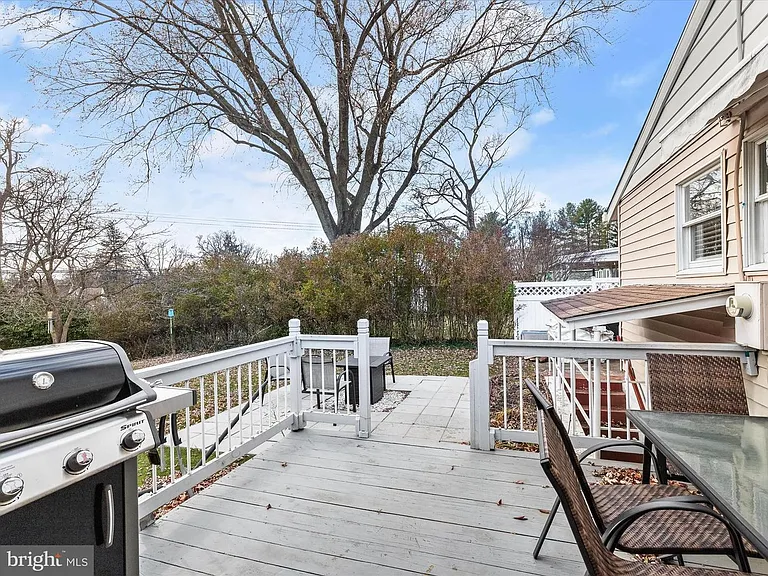 51 E Timonium Rd — Photo 35