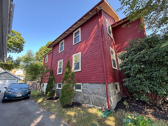 3rd image of 154 Pine St
