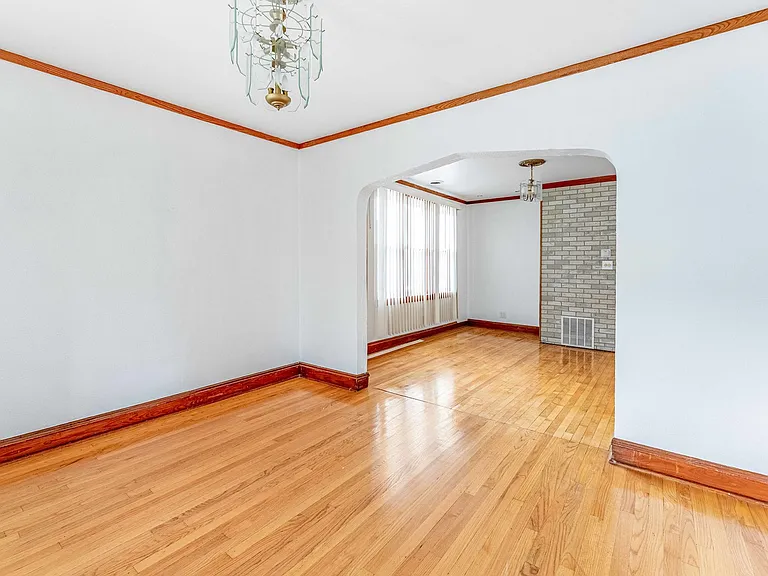 2101 W 51st St #1 — Photo 8