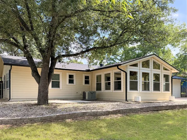 617 Dunaway Ln, Azle, TX 76020