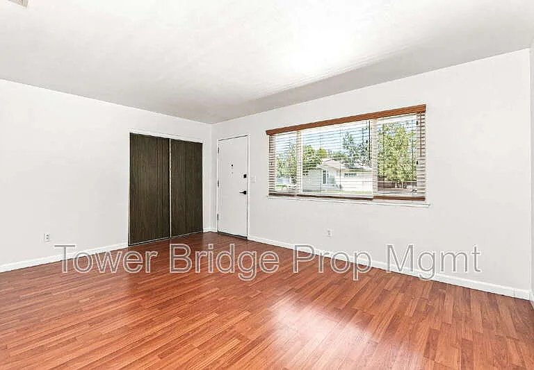 3414 6th Ave — Photo 4