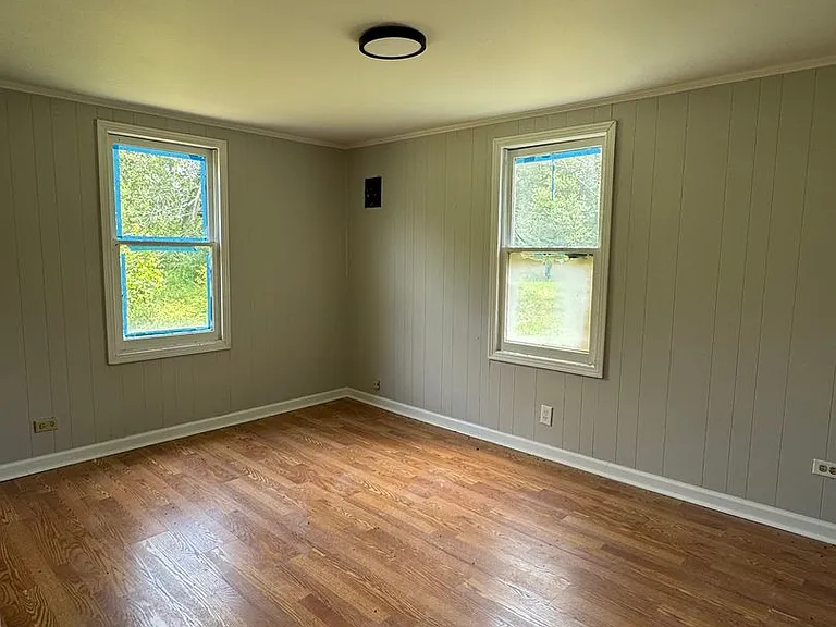 1653 Effie Hwy — Photo 10
