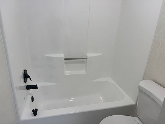 4th image of 2027 Artesia Blvd APT B
