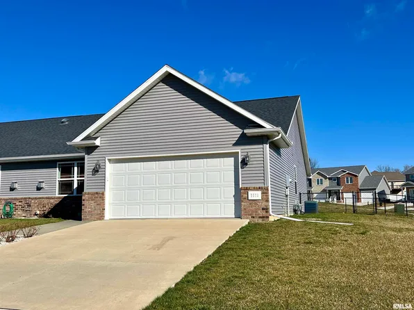 1111 Jessie St, Washington, IL 61571