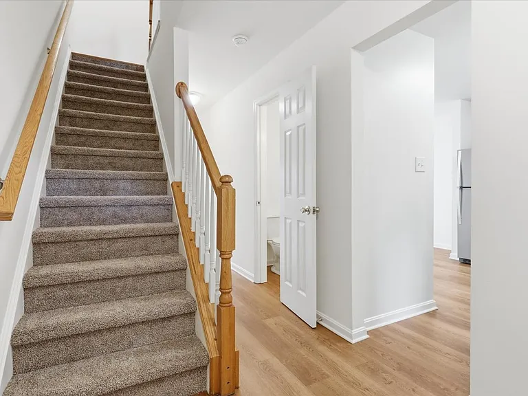 32 Mabel Ln — Photo 13