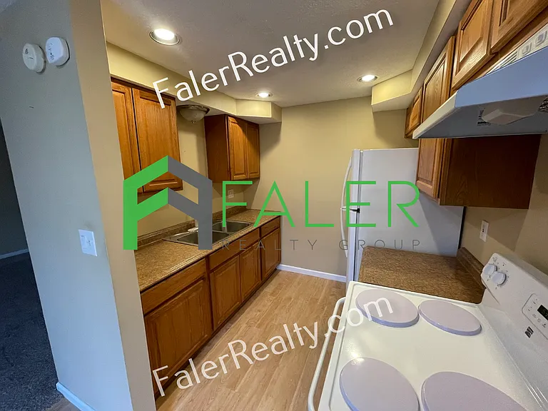 5351 Dunmore Dr — Photo 8