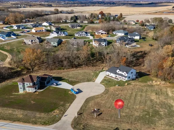 27007 182nd Avenue Ct, Long Grove, IA 52756