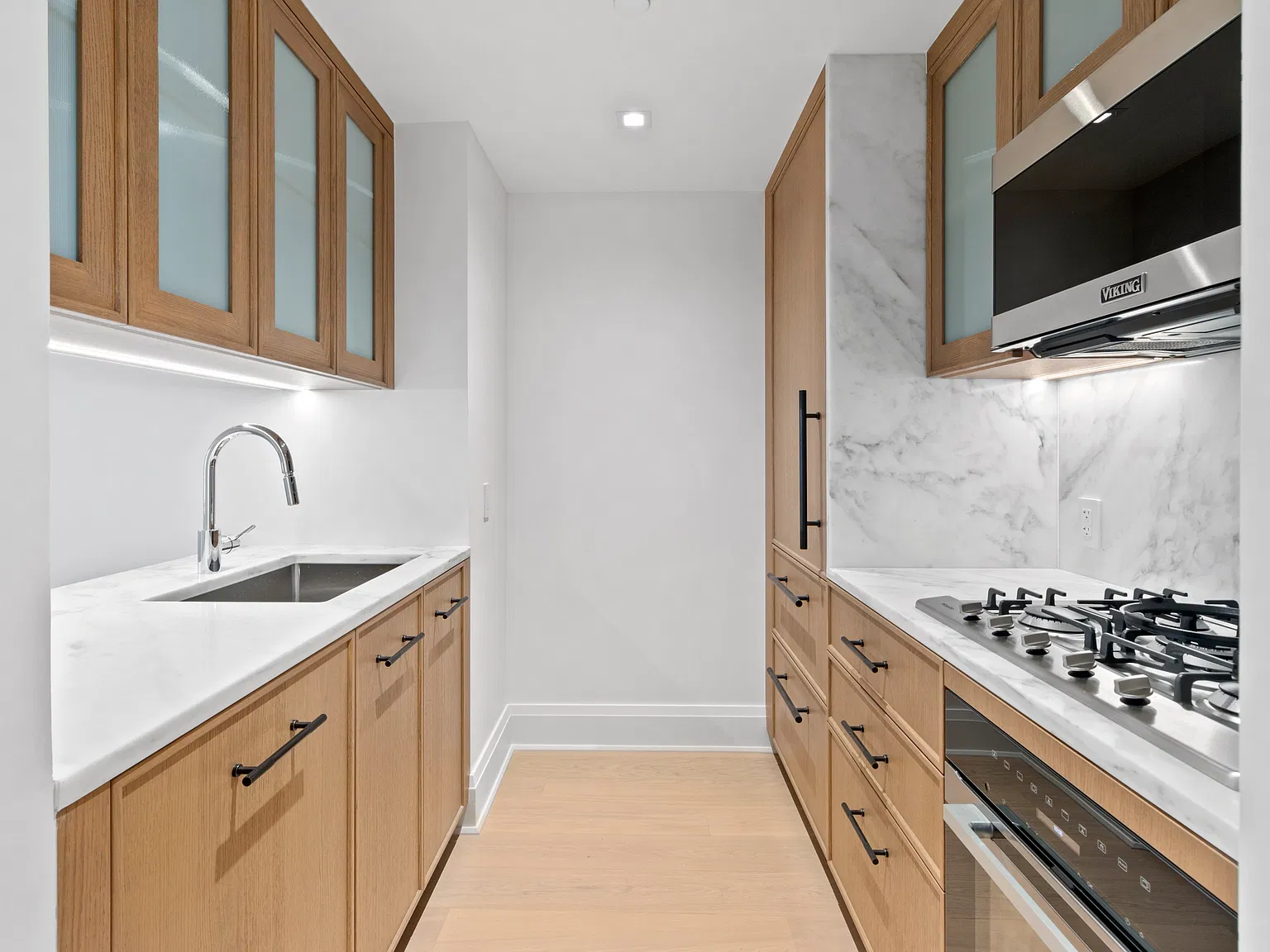 325 North End Avenue — Photo 4