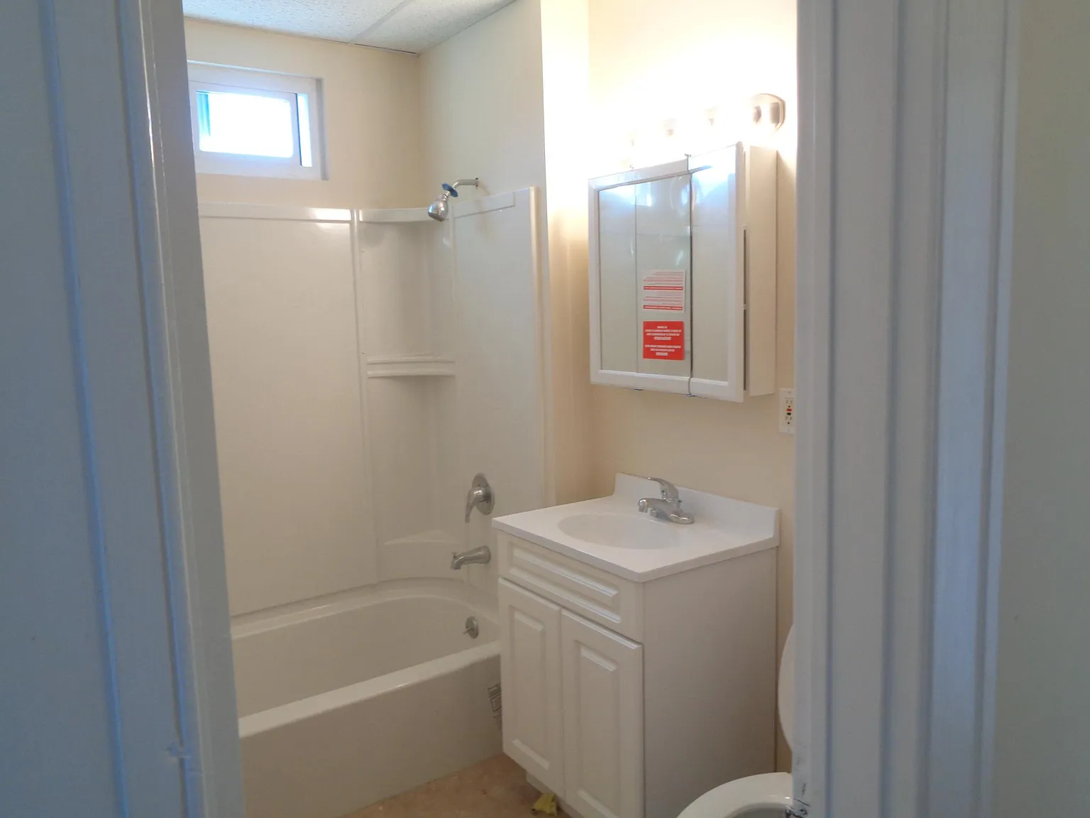 69 Brewster St — Photo 4