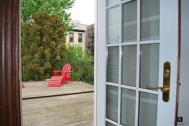Rented by R New York