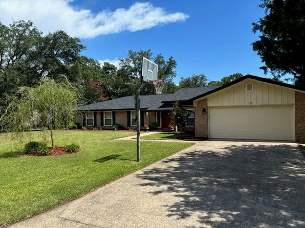 10 Japonica Ln, Shalimar, FL 32579