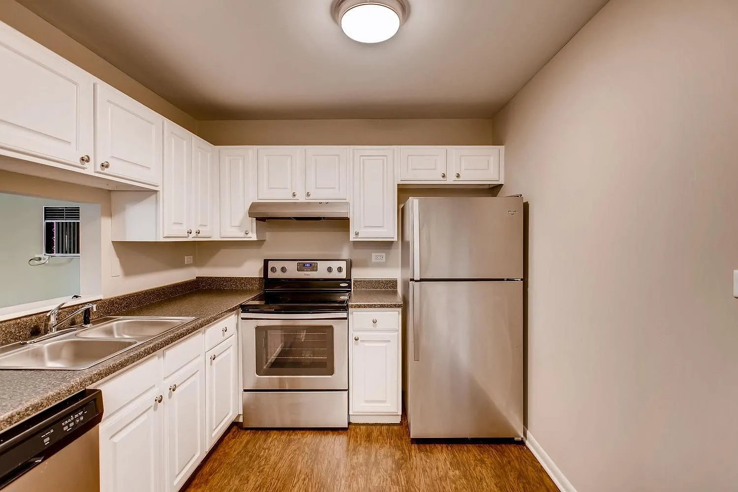 Maple Park Apartments — Photo 2