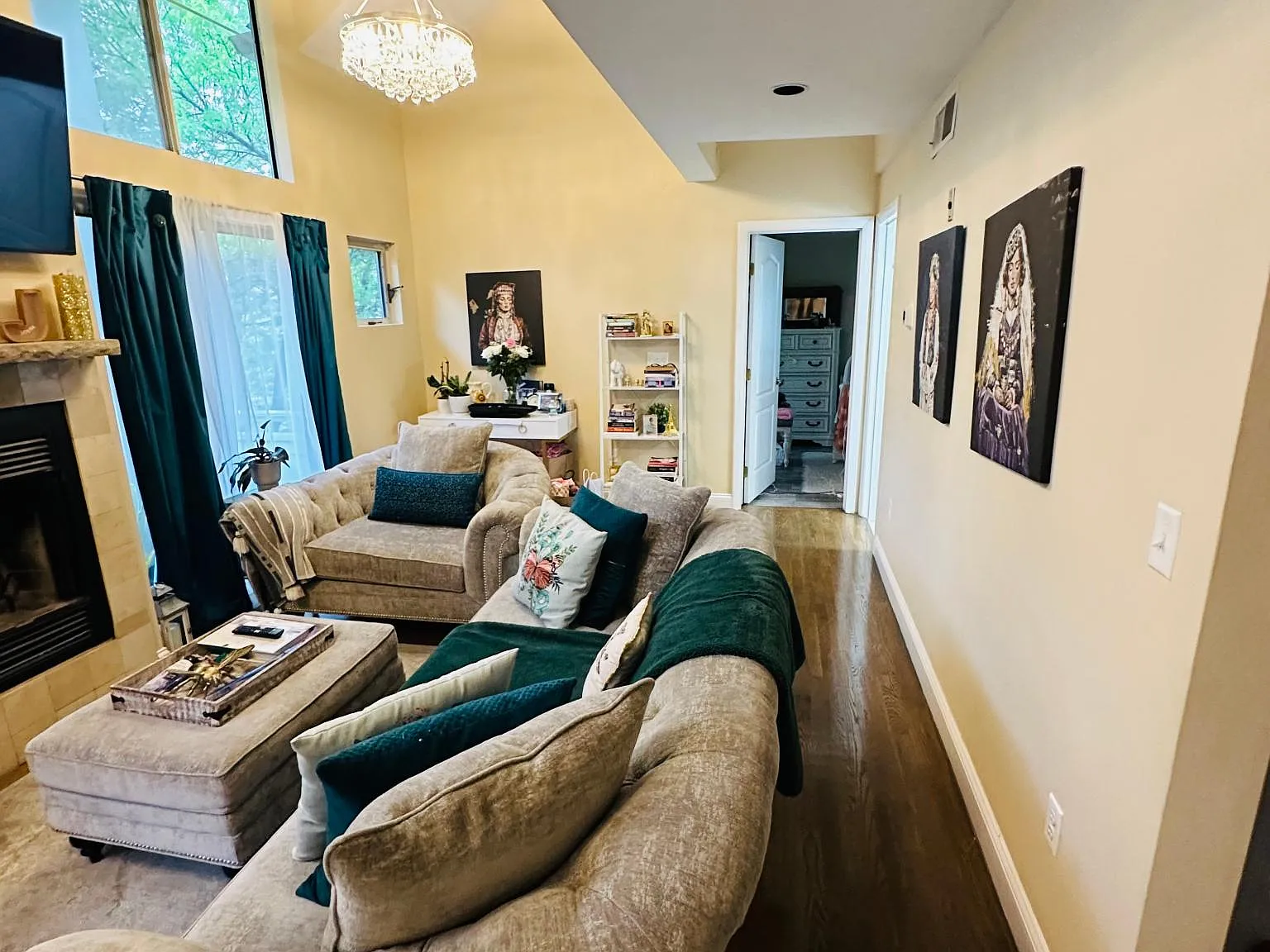 2 bed, 908 sqft, $3,200 — Photo 3