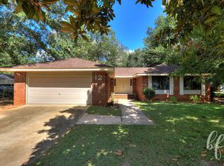 12 Melrose Dr, Wedgefield, SC 29168