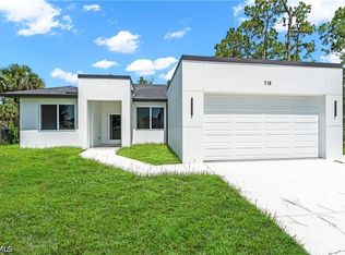 718 Robert Ave, Lehigh Acres, FL 33936