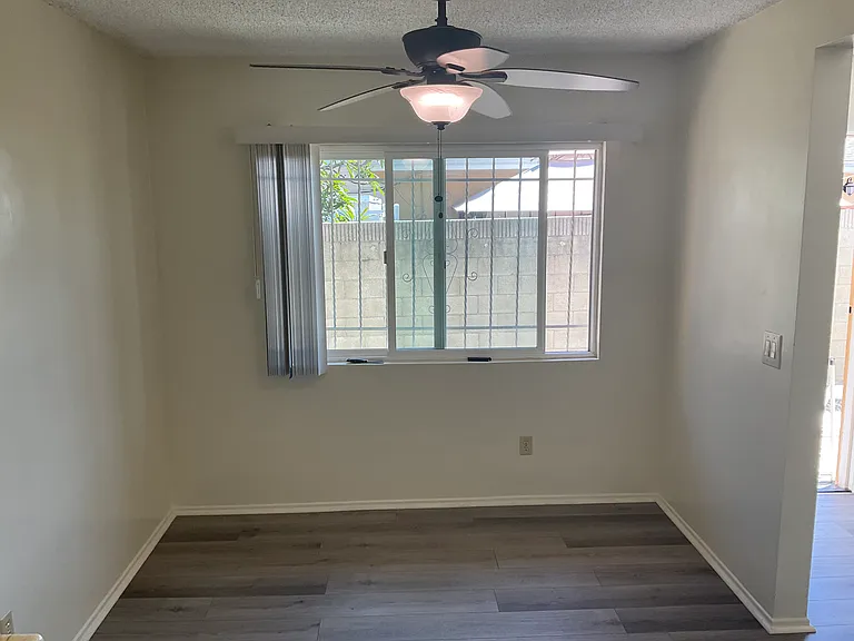 12520 Oxford Ave #B — Photo 6