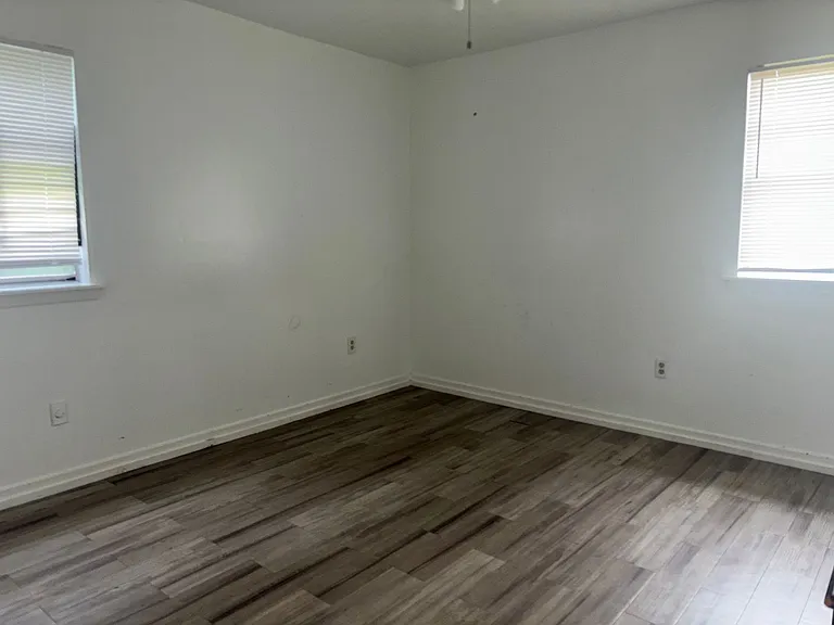 6560 Lake Forest Dr — Photo 12