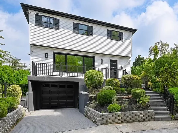 1315 143rd St, Whitestone, NY 11357