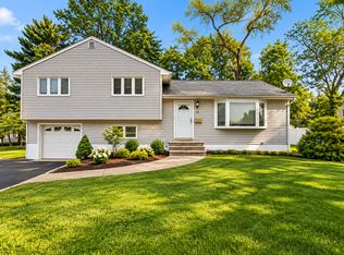 63 Susan Dr, Closter, NJ 07624