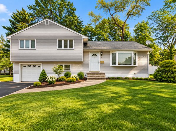 63 Susan Dr