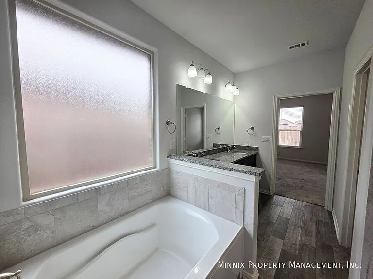 1219 Pavilion Pkwy — Photo 12