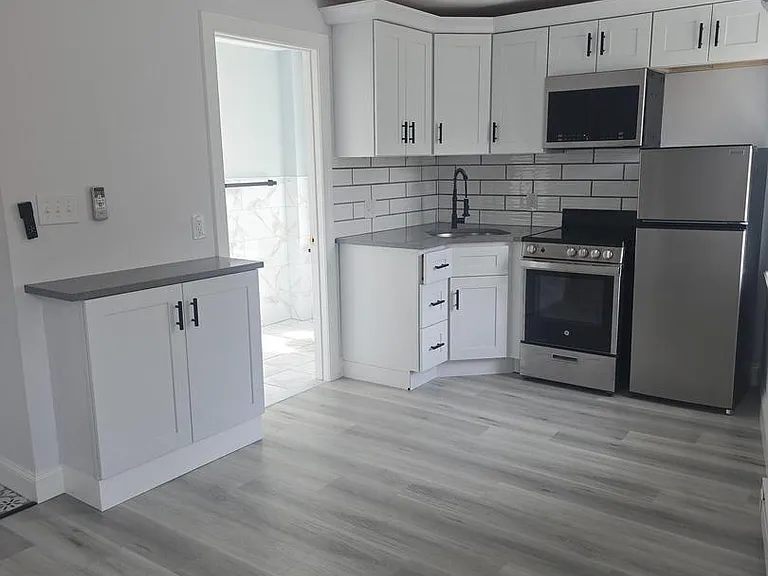 5925 Ridge Ave #2F — Photo 3