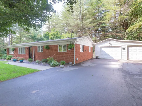 1955 W Bexley Dr, Bloomington, IN 47404