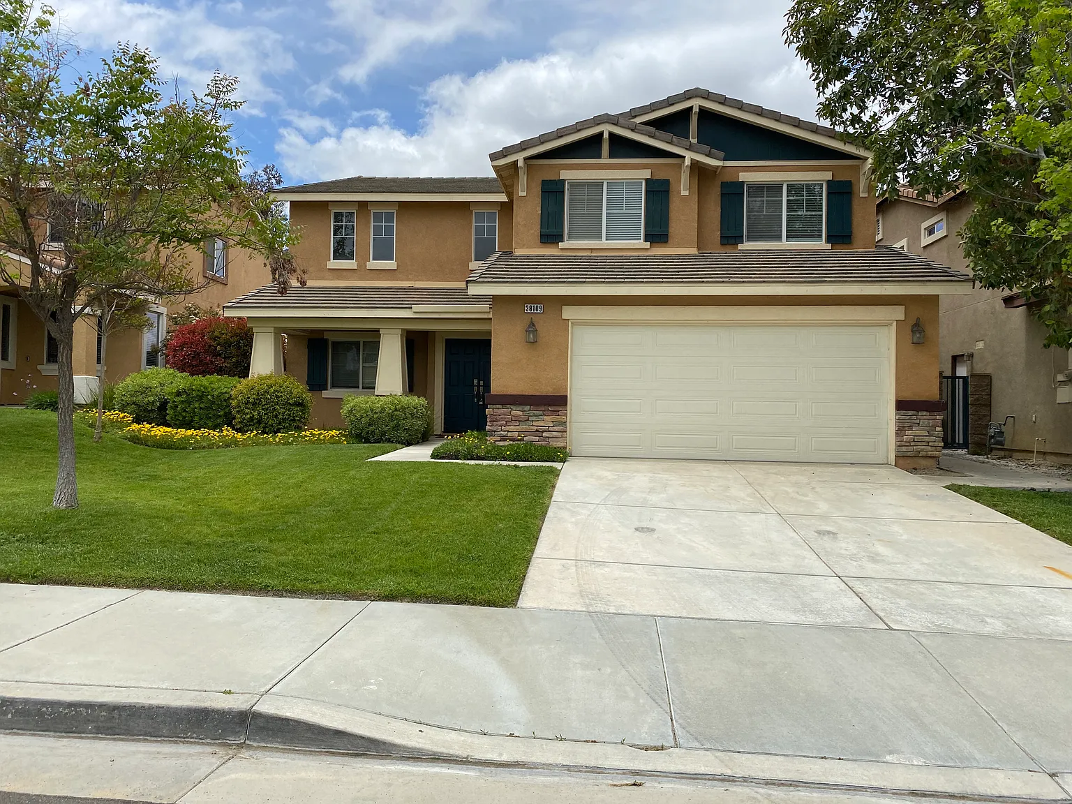 38109 Floricita St — Photo 1