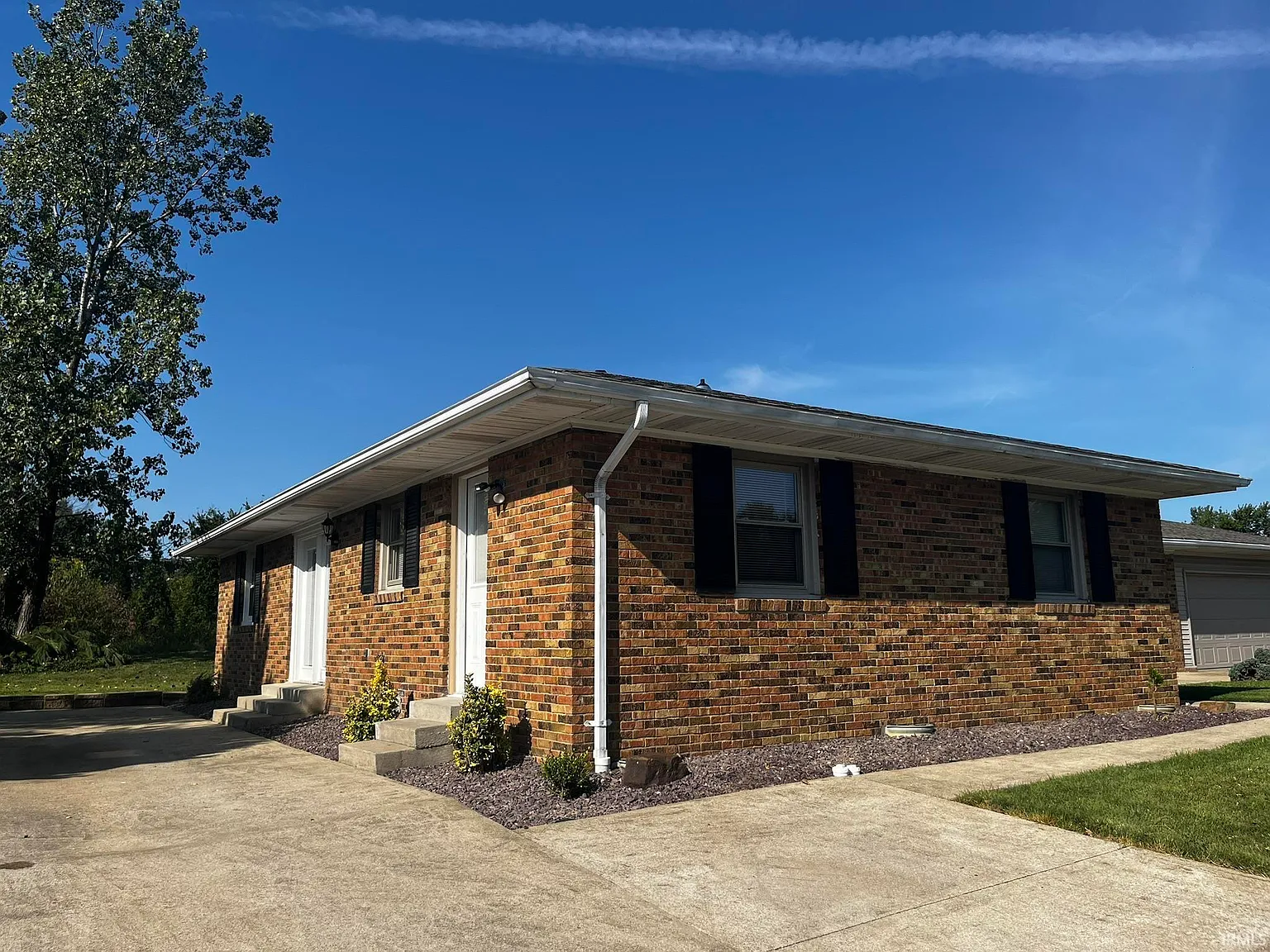 3 bed, 1.5 bath, 1188 sqft, $1,400 — Photo 4