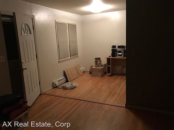 4th image of 50 Farquhar Ave