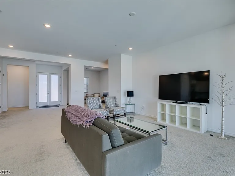 988 Edinburgh Fields Ct — Photo 15