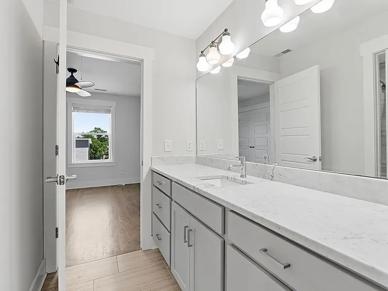 1224 Bessie Ave — Photo 13