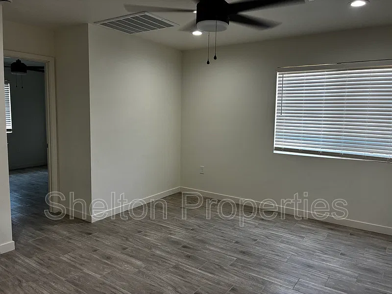 2 bed, 1.0 bath, $1,495 — Photo 2