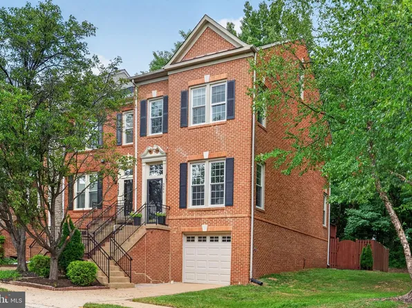 5560 Jowett Ct, Alexandria, VA 22315