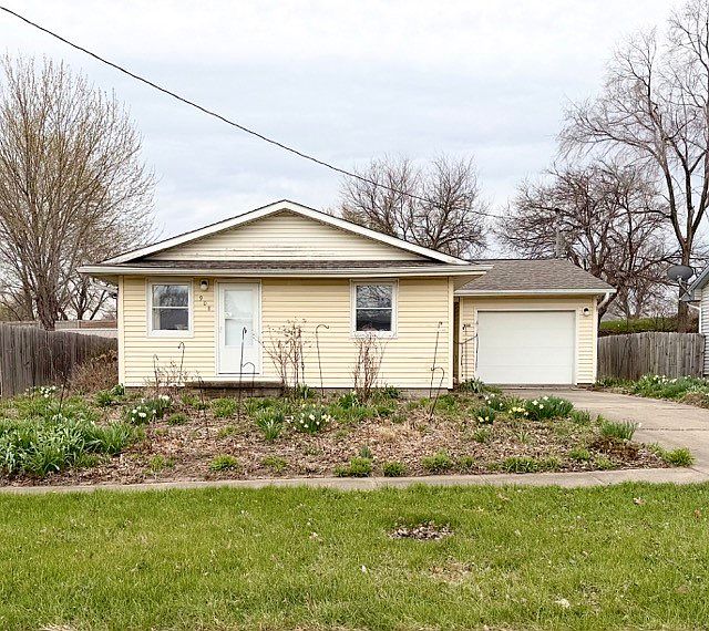 1st image of 908 Gordon Dr
