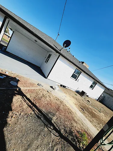 1420 W Lee St Photo 1