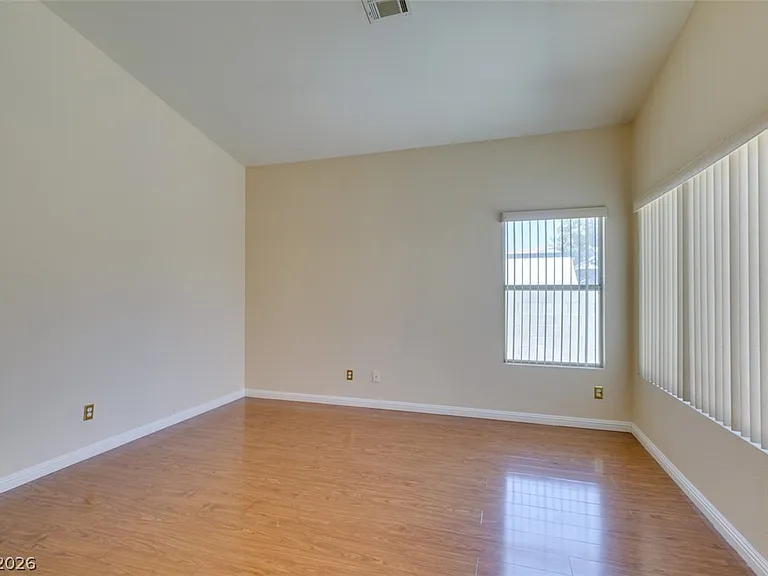 8168 W Gilmore Ave — Photo 32