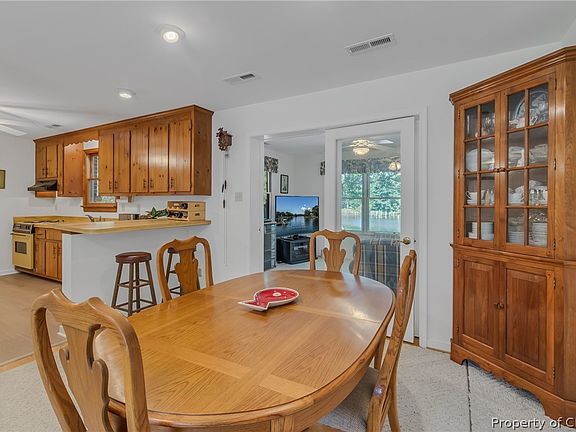 5th image of 64 South Dr