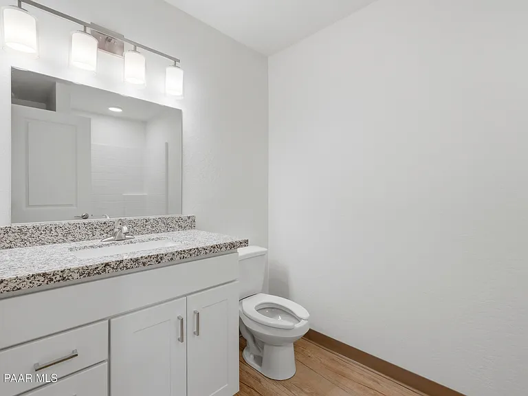 533 W Gurley St #5 — Photo 6