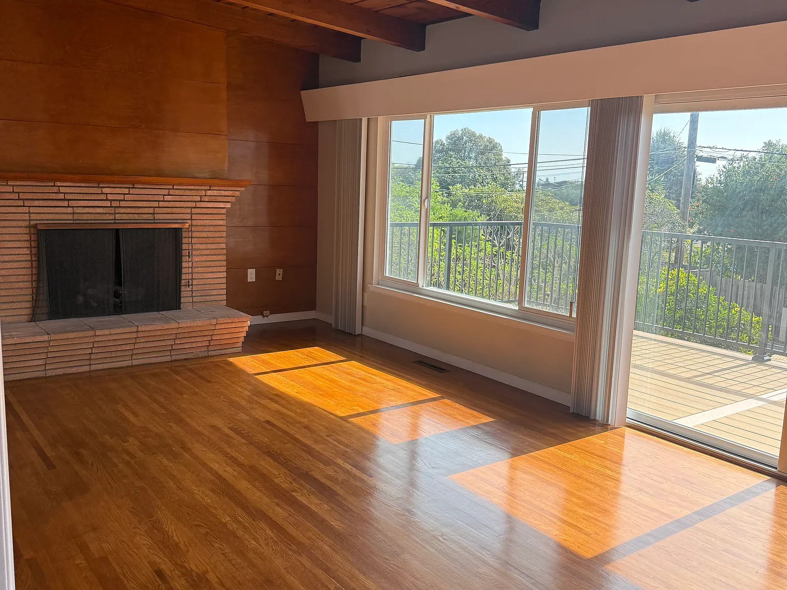 1205 Alexandria Dr — Photo 3